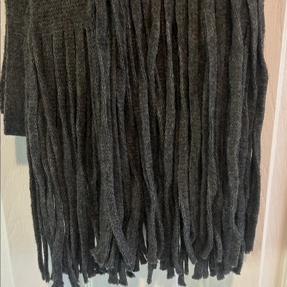 Lucky Brand Solid Brushed Gray Felt Scarf w/Fringe Unsized